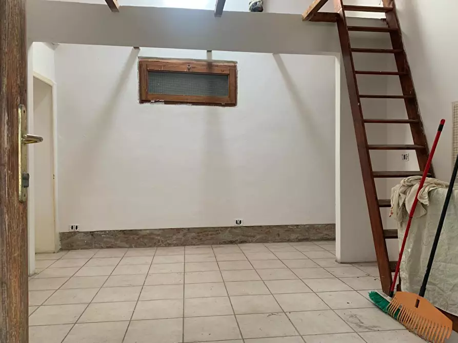 Immagine 10 di Appartamento in vendita  a Pisa