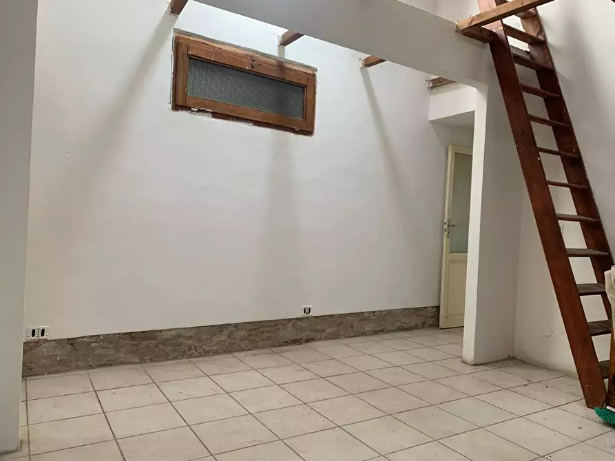 Immagine 12 di Appartamento in vendita  a Pisa