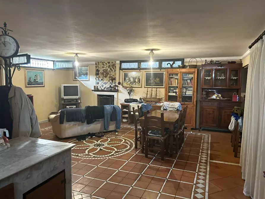 Immagine 36 di Villa in vendita  a Massarosa