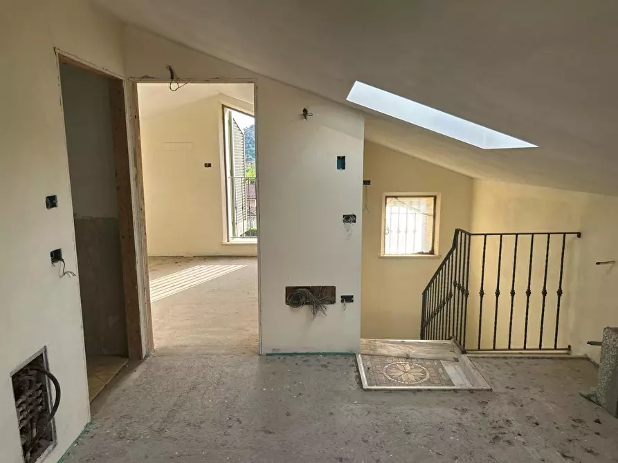 Immagine 25 di Villa in vendita  a Massarosa