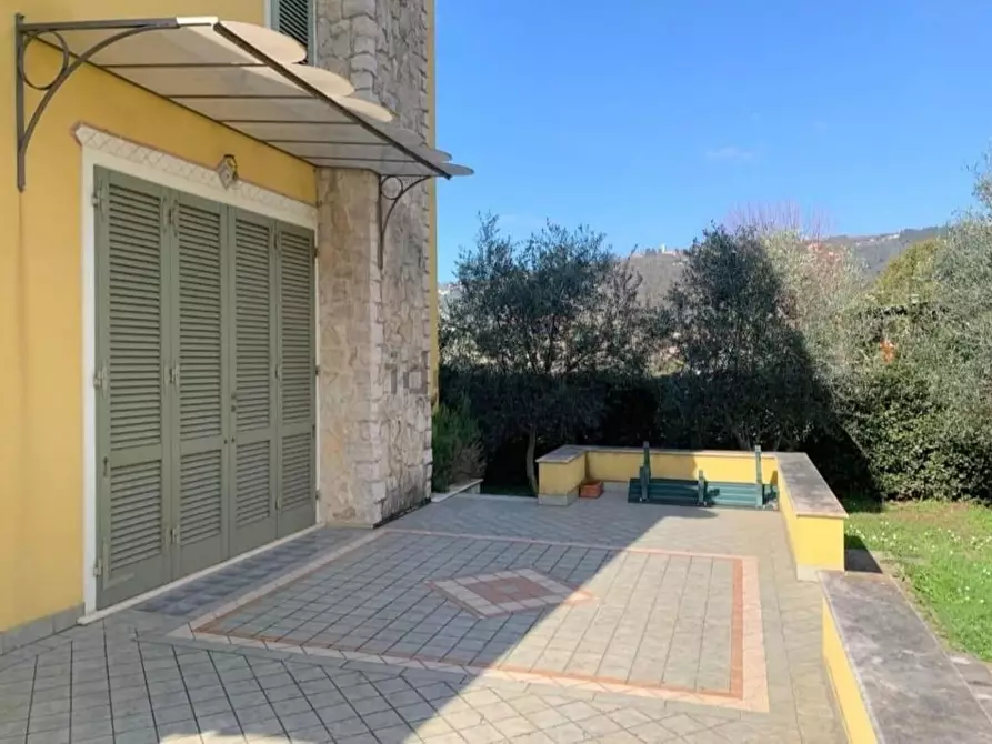 Immagine 41 di Villa in vendita  a Massarosa