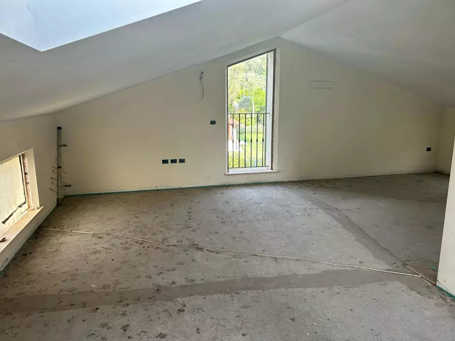 Immagine 32 di Villa in vendita  a Massarosa