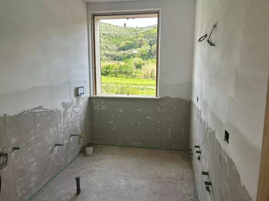 Immagine 17 di Villa in vendita  a Massarosa