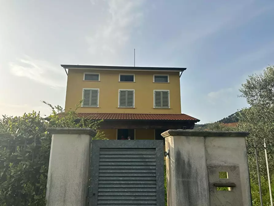 Immagine 39 di Villa in vendita  a Massarosa