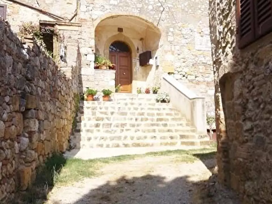 Immagine 1 di Palazzo in vendita  a Colle Di Val D'elsa
