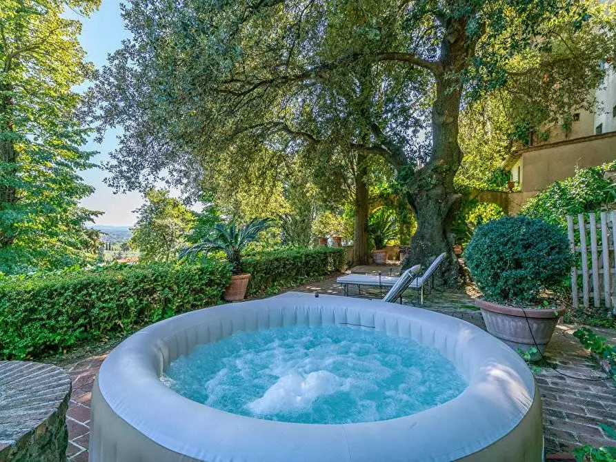 Immagine 49 di Immobile di prestigio in vendita  a Larciano