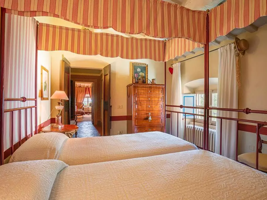 Immagine 20 di Immobile di prestigio in vendita  a Larciano