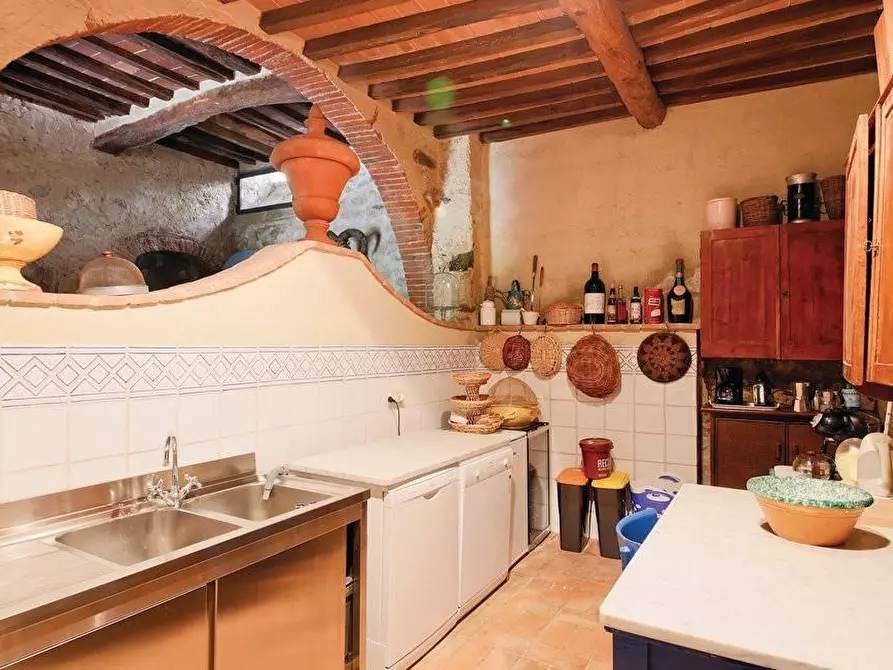 Immagine 29 di Immobile di prestigio in vendita  a Larciano