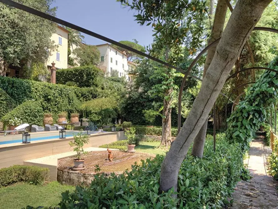 Immagine 36 di Immobile di prestigio in vendita  a Larciano