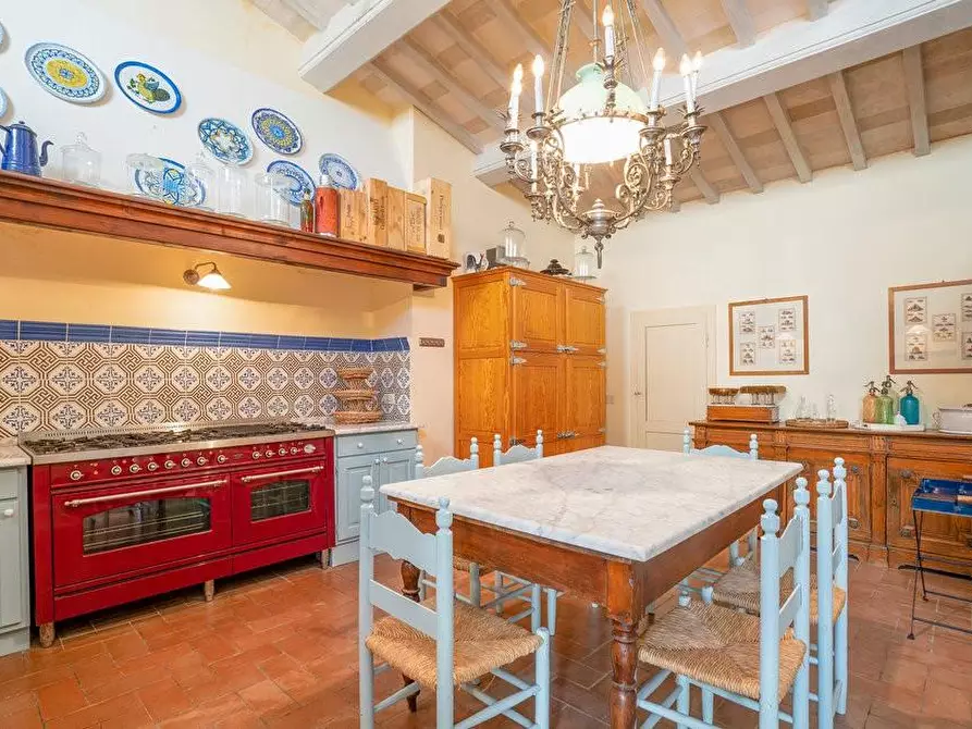 Immagine 27 di Immobile di prestigio in vendita  a Larciano