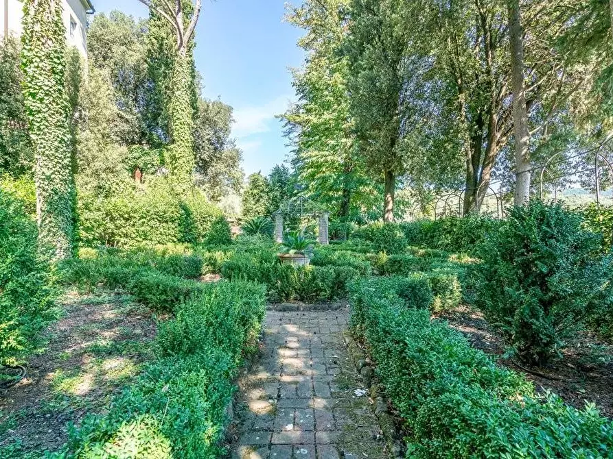 Immagine 40 di Immobile di prestigio in vendita  a Larciano