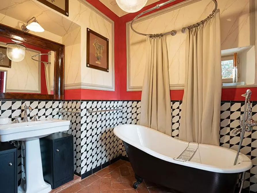 Immagine 17 di Immobile di prestigio in vendita  a Larciano