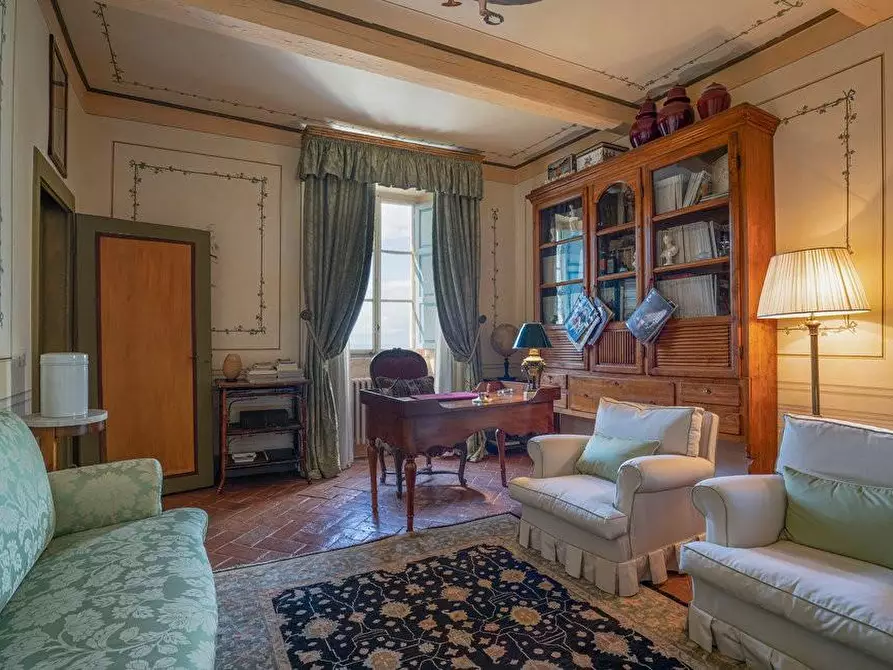Immagine 33 di Immobile di prestigio in vendita  a Larciano