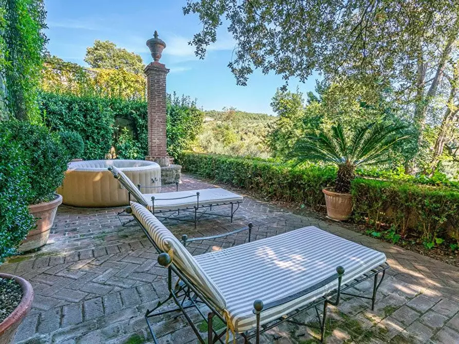 Immagine 38 di Immobile di prestigio in vendita  a Larciano