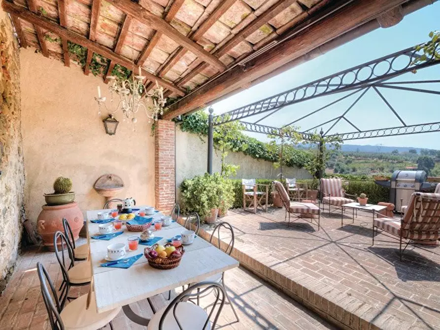 Immagine 8 di Immobile di prestigio in vendita  a Larciano