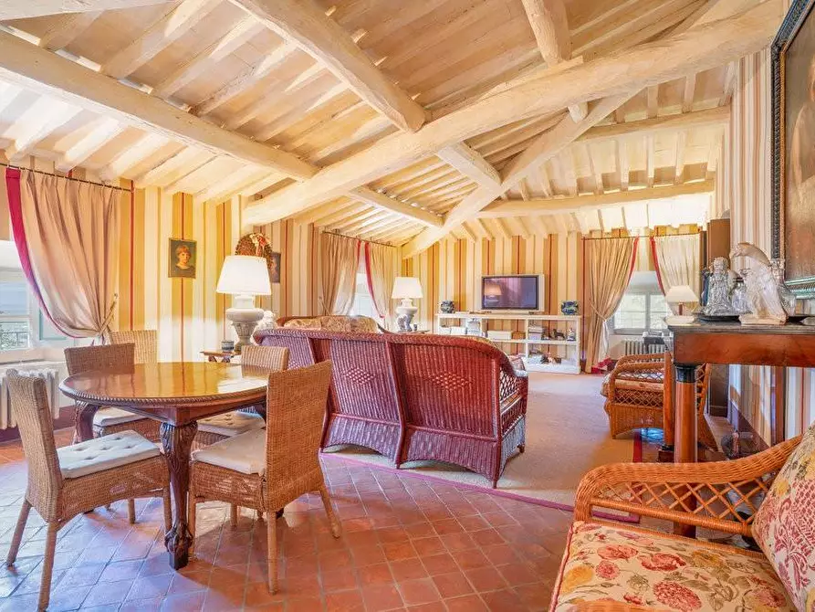 Immagine 6 di Immobile di prestigio in vendita  a Larciano