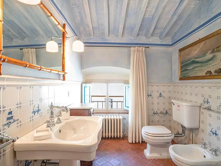 Immagine 10 di Immobile di prestigio in vendita  a Larciano