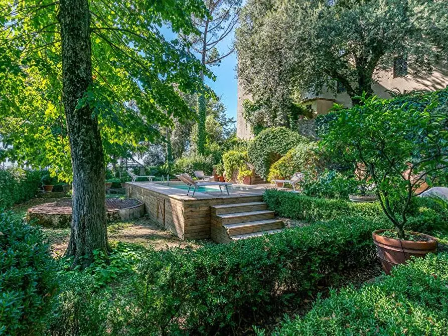 Immagine 46 di Immobile di prestigio in vendita  a Larciano