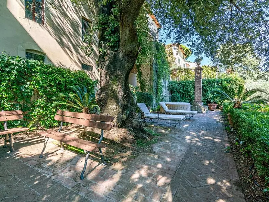 Immagine 39 di Immobile di prestigio in vendita  a Larciano