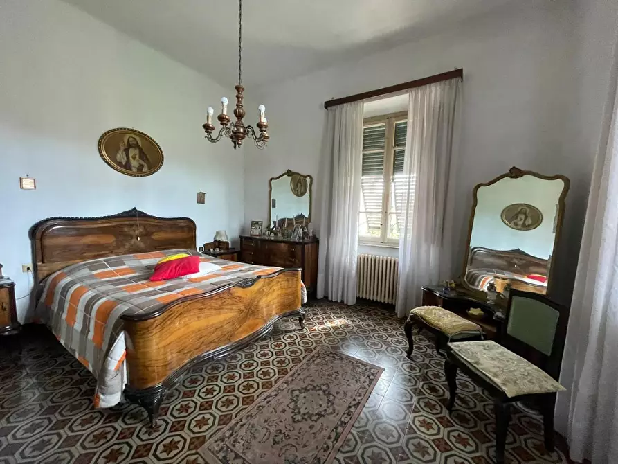 Immagine 41 di Villa in vendita  a Capannori