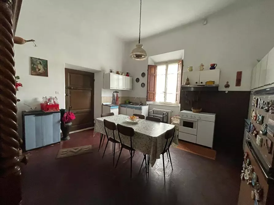 Immagine 37 di Villa in vendita  a Capannori