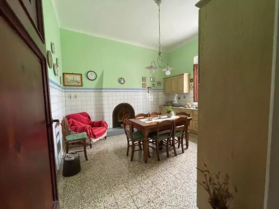 Immagine 11 di Villa in vendita  a Capannori