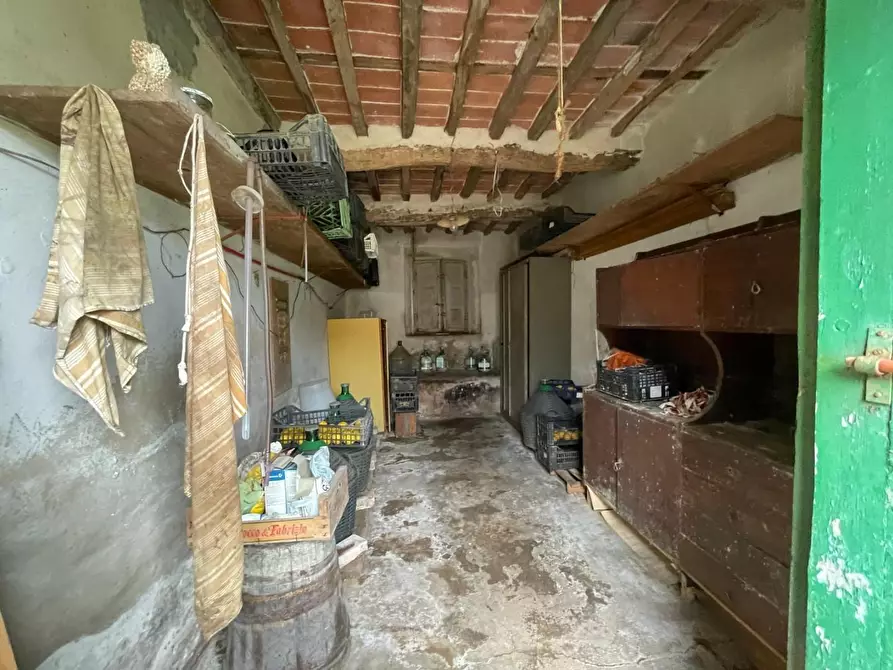 Immagine 33 di Villa in vendita  a Capannori