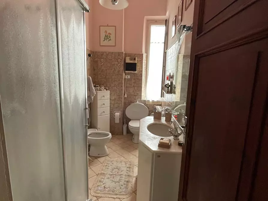 Immagine 38 di Villa in vendita  a Capannori