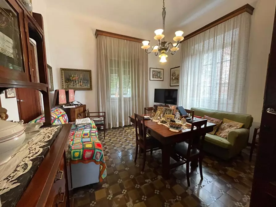 Immagine 4 di Villa in vendita  a Capannori