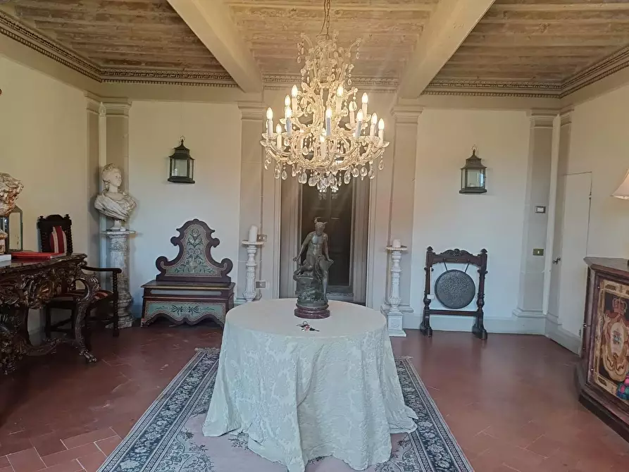Immagine 32 di Villa in vendita  a Lucca