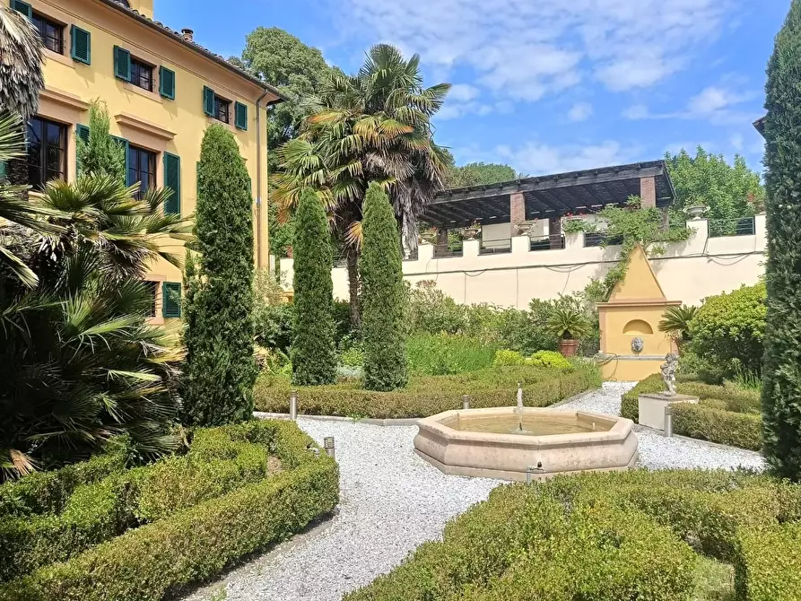 Immagine 36 di Villa in vendita  a Lucca