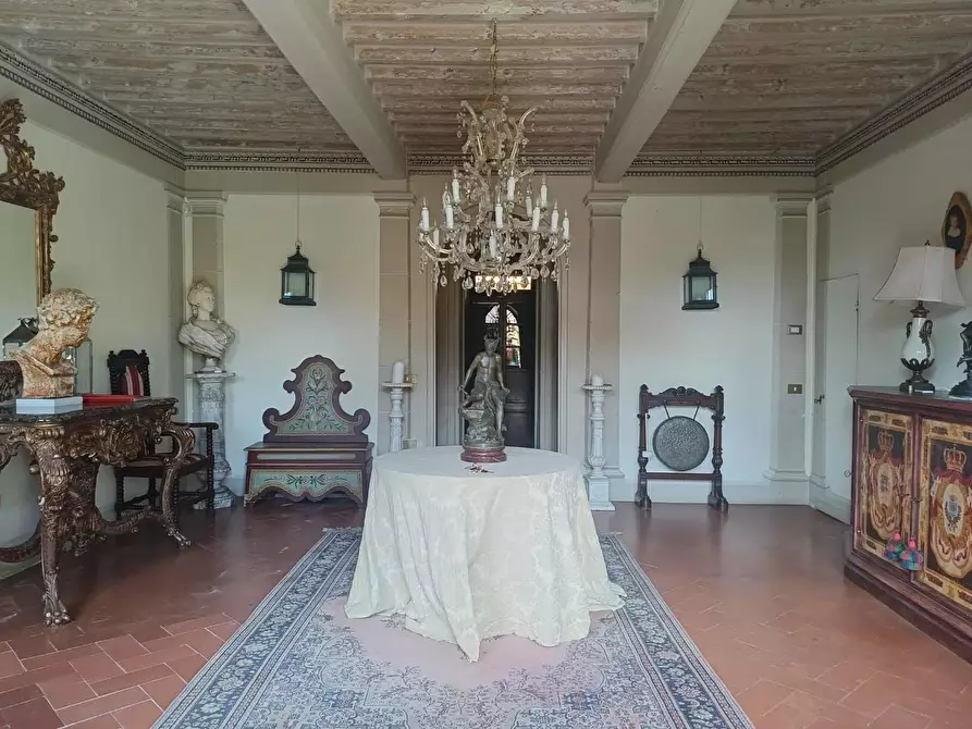 Immagine 34 di Villa in vendita  a Lucca