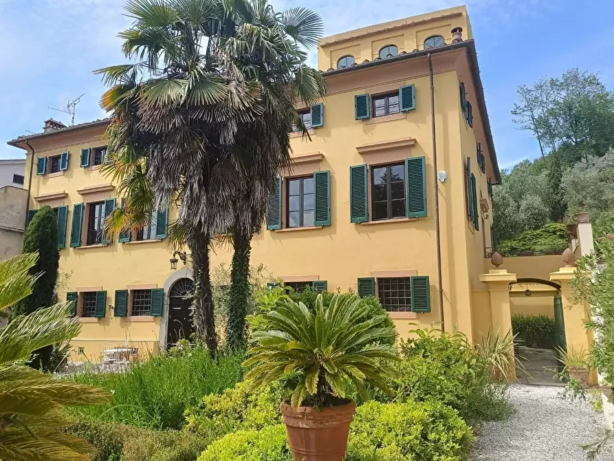 Immagine 38 di Villa in vendita  a Lucca