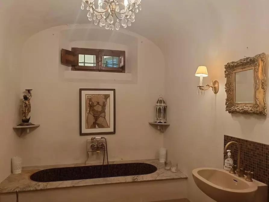 Immagine 30 di Villa in vendita  a Lucca