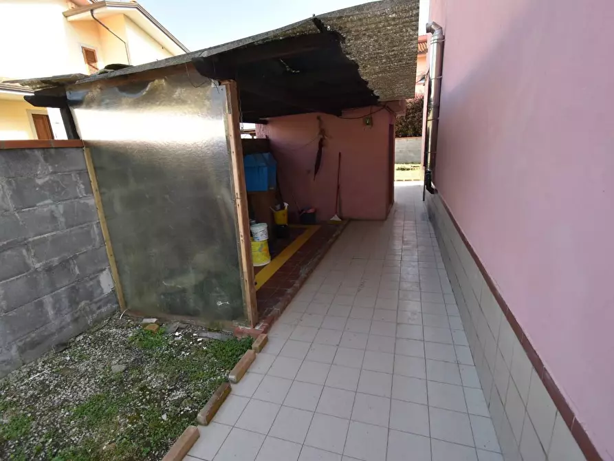 Immagine 29 di Casa indipendente in vendita  a San Giuliano Terme