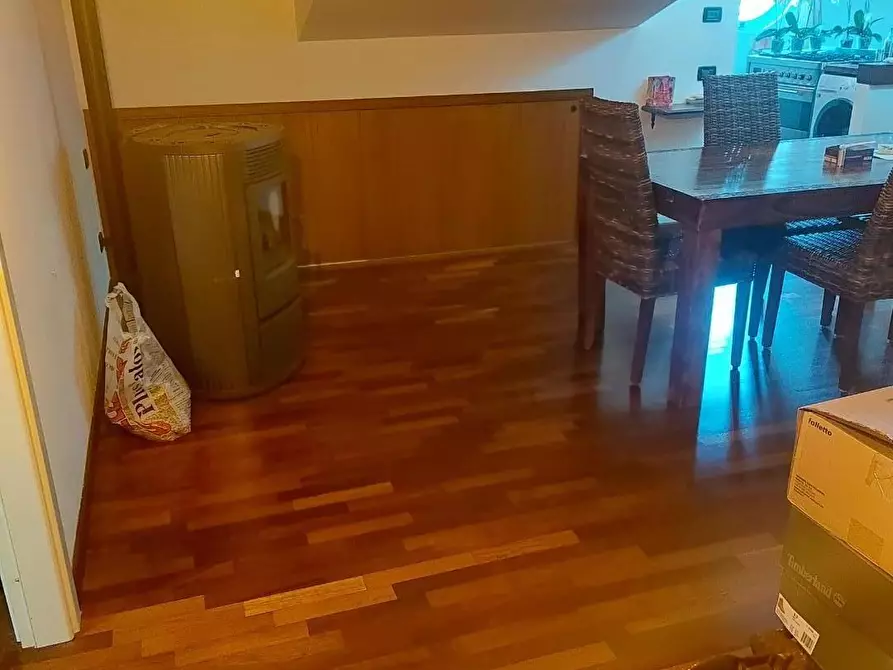 Immagine 5 di Mansarda in vendita  a Fosdinovo