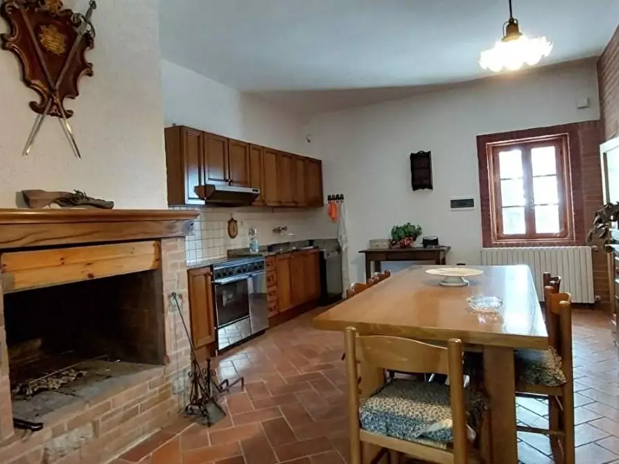 Immagine 18 di Casa colonica in vendita  a Vinci