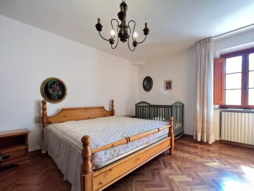 Immagine 21 di Casa colonica in vendita  a Vinci