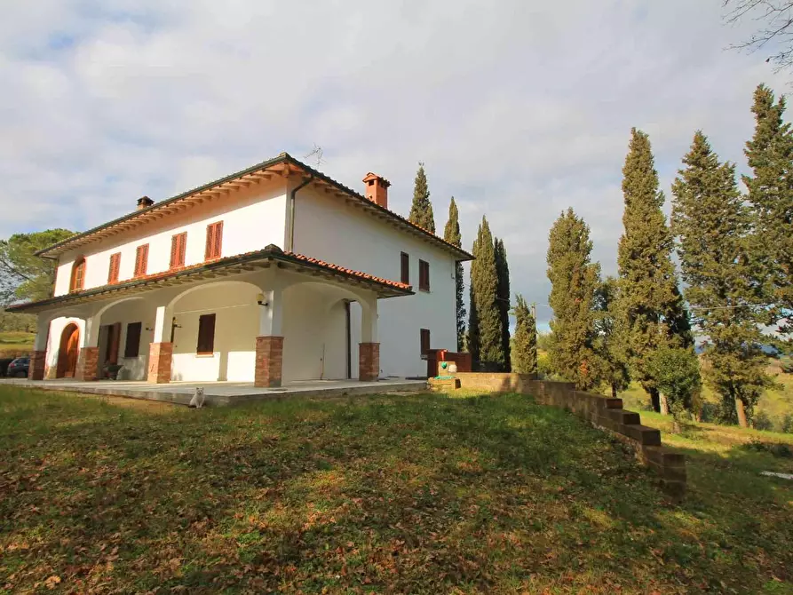 Immagine 2 di Casa colonica in vendita  a Vinci