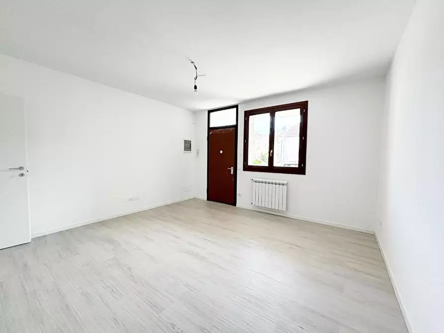 Immagine 28 di Appartamento in vendita  a Empoli