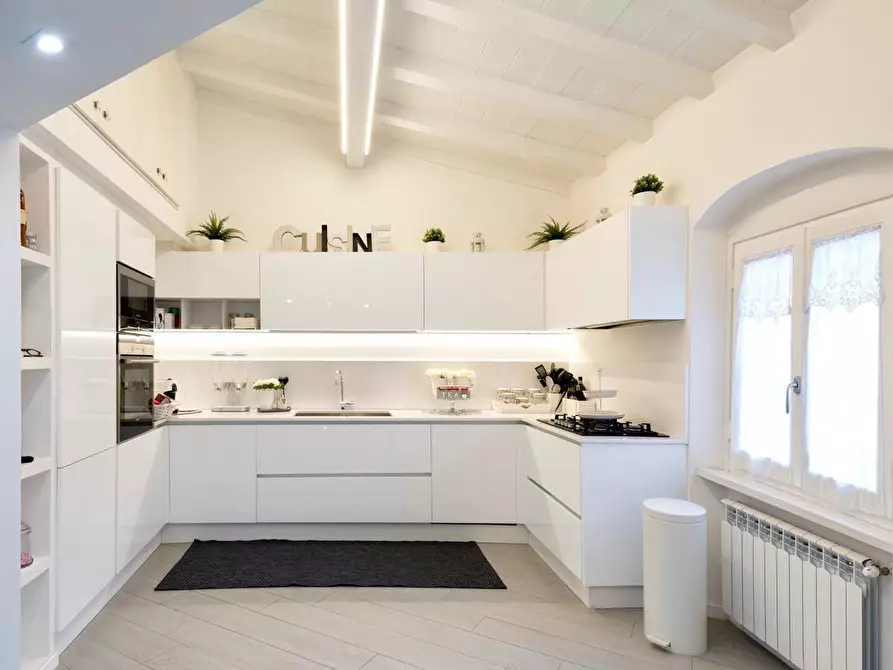 Immagine 5 di Appartamento in vendita  a Massa