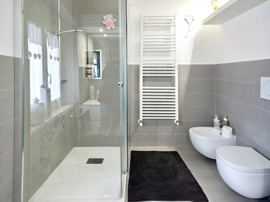 Immagine 11 di Appartamento in vendita  a Massa