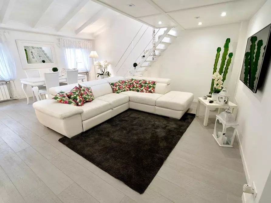 Immagine 3 di Appartamento in vendita  a Massa