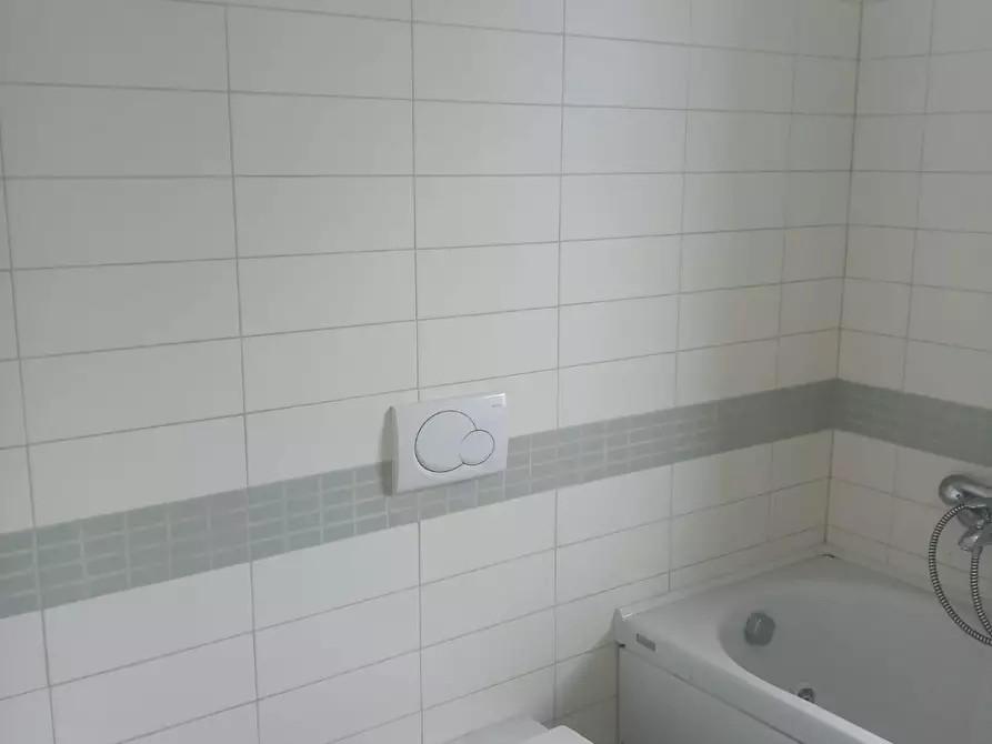 Immagine 27 di Villetta a schiera in vendita  a Carrara