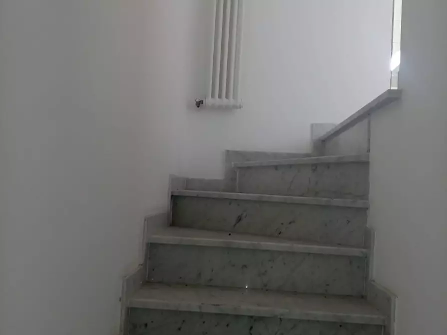 Immagine 16 di Villetta a schiera in vendita  a Carrara