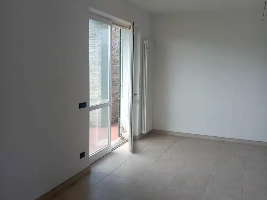 Immagine 10 di Villetta a schiera in vendita  a Carrara