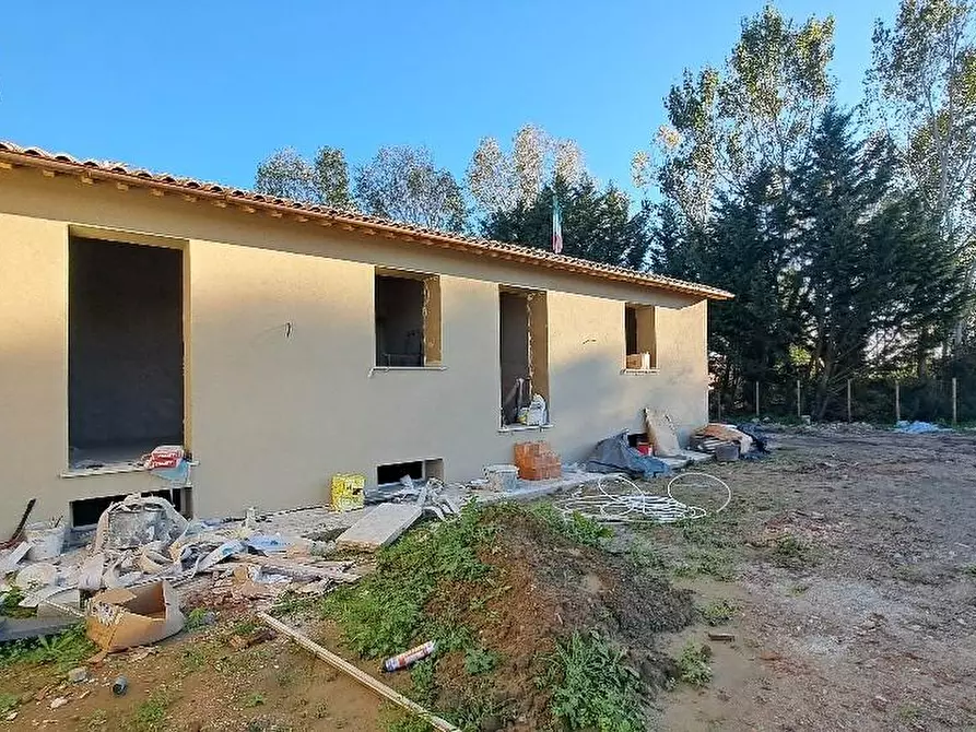 Immagine 1 di Villa in vendita  a Cascina