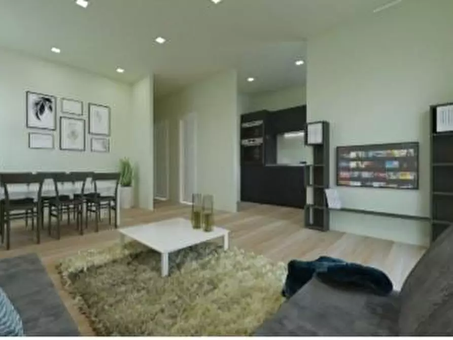 Immagine 15 di Appartamento in vendita  a Viareggio