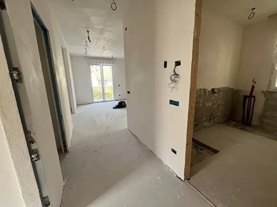 Immagine 6 di Appartamento in vendita  a Viareggio