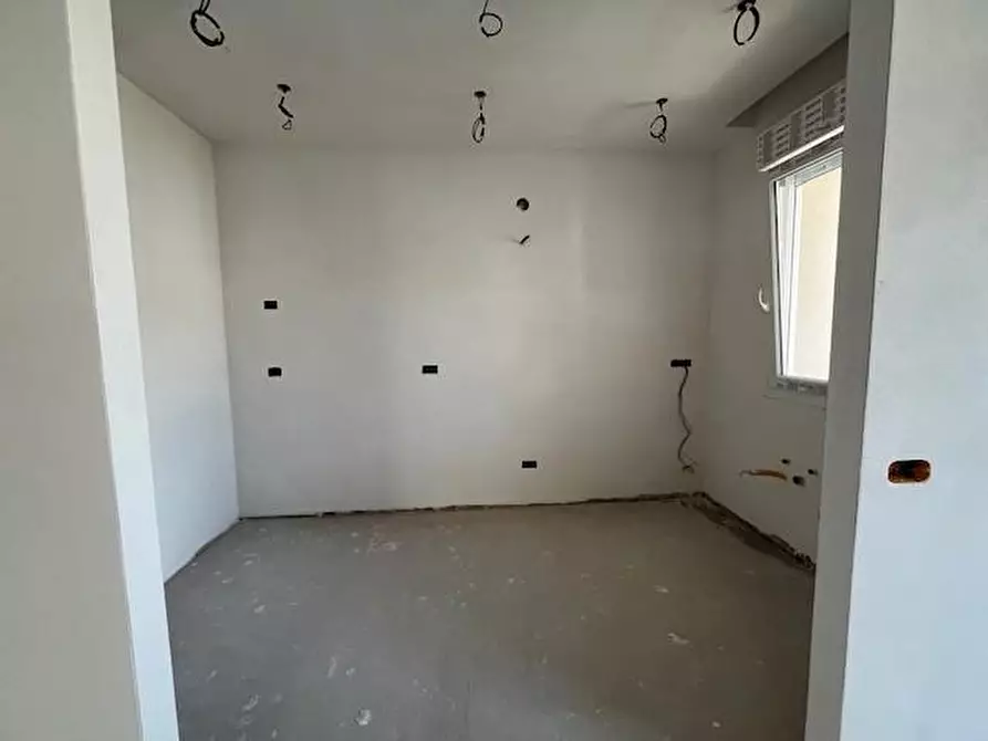 Immagine 5 di Appartamento in vendita  a Viareggio